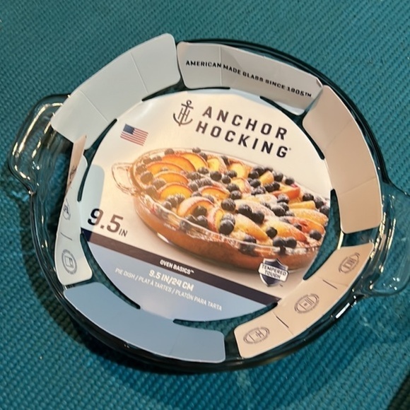 9.5” Glass Oven Pie Plate New - Picture 2 of 4